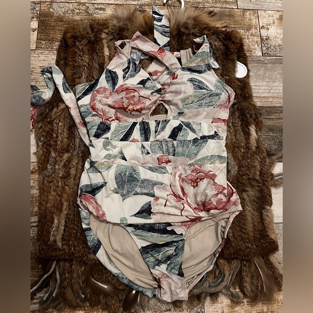 Mia Joy Joyfolie Taryn Swimsuit Size L. One piece